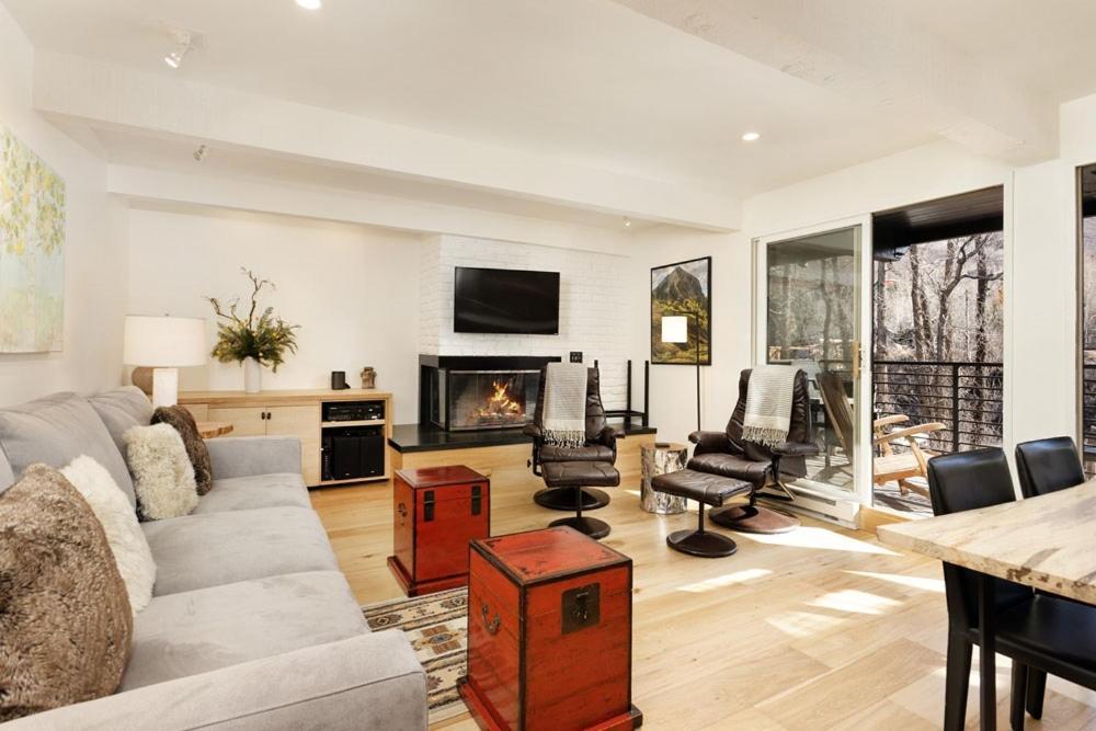 Chateau Roaring Fork Unit 25, Contemporary Condo With River Views, Close To Town アスペン エクステリア 写真